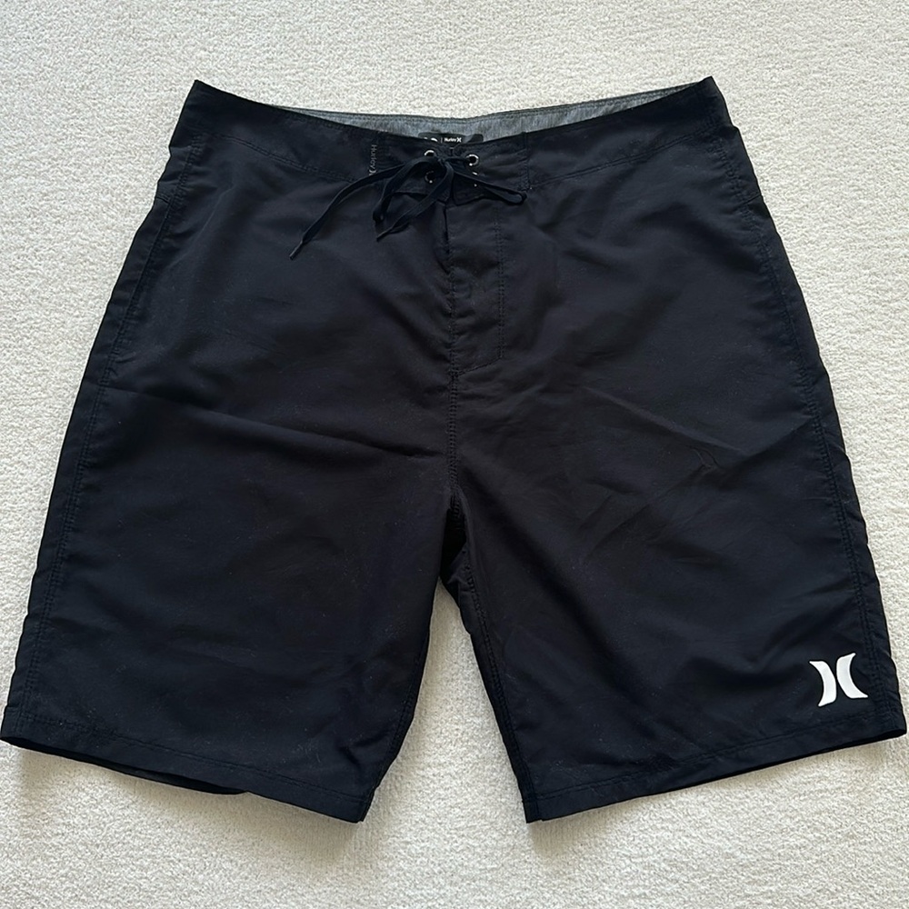 Hurley Black swim/ hybrid shorts, Men’s Size 33